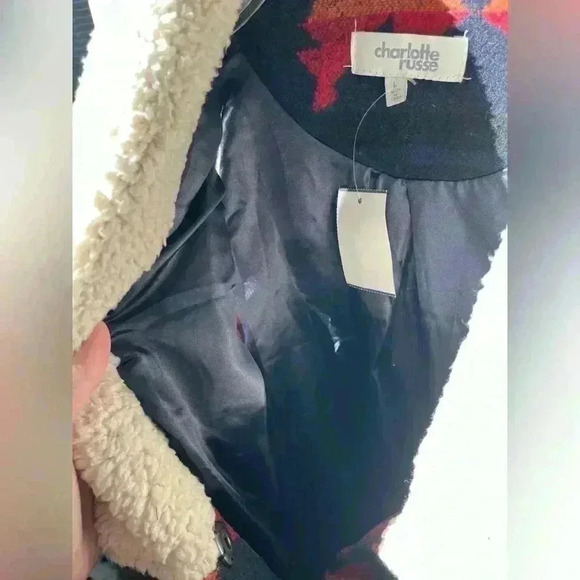 NWT Charlotte Russe fuzzy aztec double lined fall bubble vest size L - Picture 8 of 9